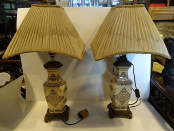 (VAS 90) VAS LAMPU MOTIF EROP...
